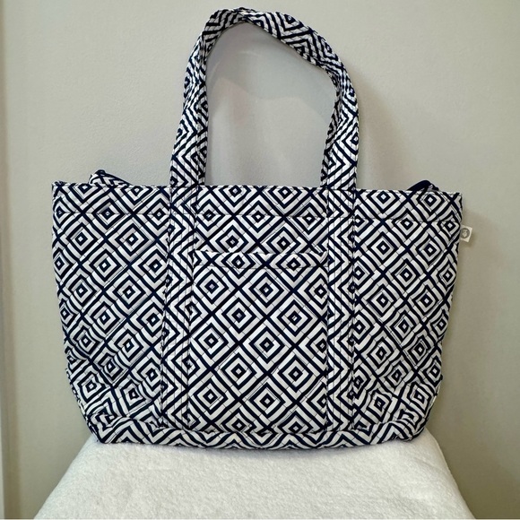 Quilted Koala Oversized Blue geometric Print Quilted Tote Double Straps - Picture 1 of 6